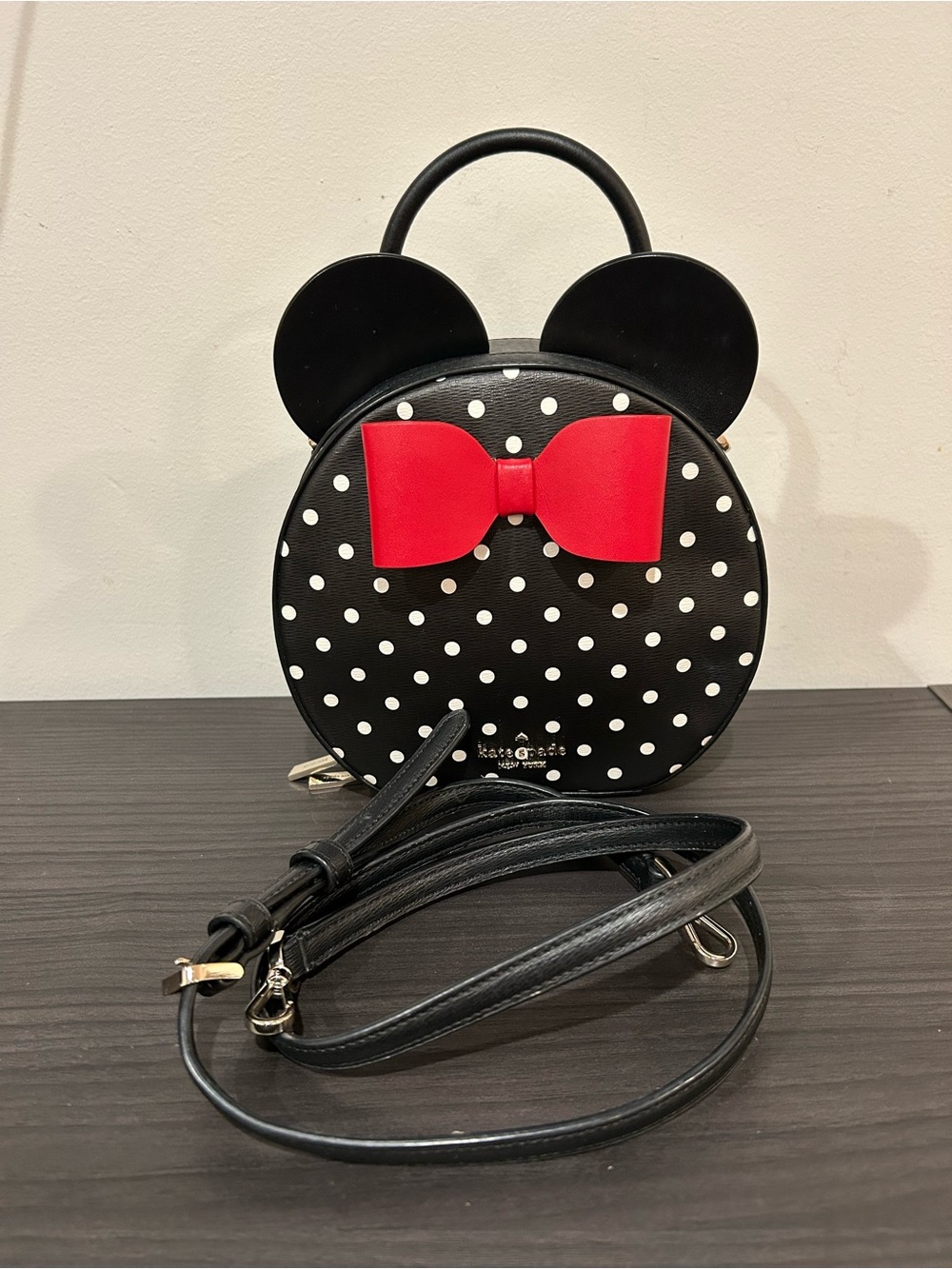 Kate Spade New York Disney x Minnie Mouse crossbody bag EUC - Picture 3 of 12